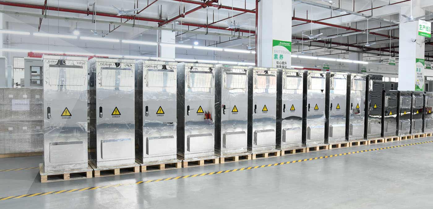 Projeto de alimentação ininterrupta (UPS) de 1 kVA e 2 kVA para uso externo com equipamentos de rede em passarelas portuárias.